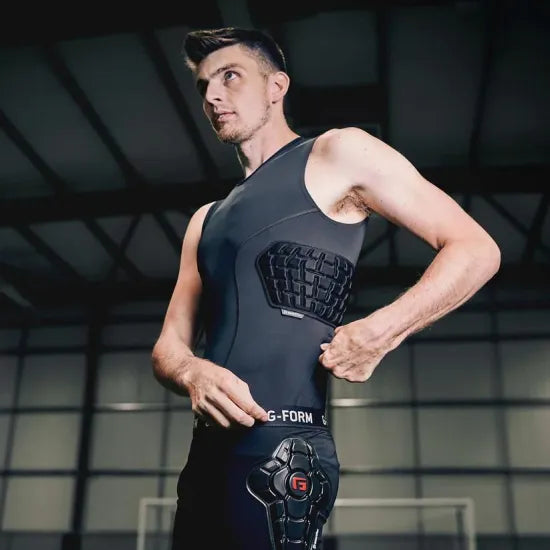 室内・冬季スポーツ用 肋骨周りプロテクター付きタンク SmartFlex搭載｜Pro Team Tank｜G-FORM