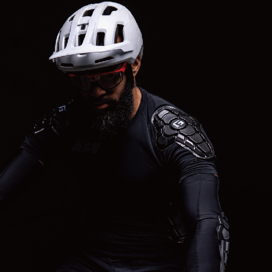 MTB用 肘プロテクター 衝撃吸収・防水 丸洗い可能 アメリカ製｜X3 Elbow Pad Triple Matte Black｜G-FORM