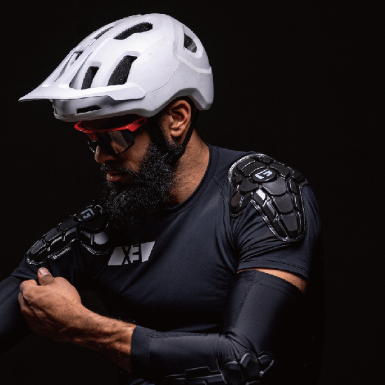 MTB用 肘プロテクター 衝撃吸収・防水 丸洗い可能 アメリカ製｜X3 Elbow Pad Triple Matte Black｜G-FORM