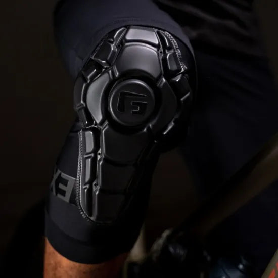 MTB用 膝プロテクター 衝撃吸収・防水 丸洗い可能 アメリカ製｜X3 Knee Pad Triple Matte Black｜G-FORM