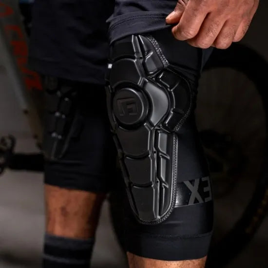 MTB用 膝プロテクター 衝撃吸収・防水 丸洗い可能 アメリカ製｜X3 Knee Pad Triple Matte Black｜G-FORM