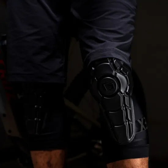 MTB用 膝プロテクター 衝撃吸収・防水 丸洗い可能 アメリカ製｜X3 Knee Pad Triple Matte Black｜G-FORM