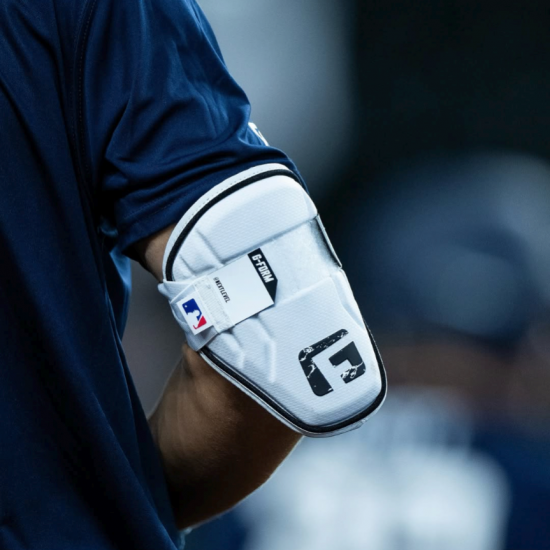 子供用 野球用 肘プロテクター ユース SmartFlex衝撃吸収 軽量 高フィット 可動域確保 MLB公式モデル ｜Surge Elbow Guard エルボーガード（G-FORM）